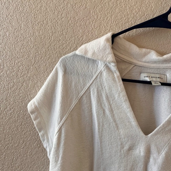 Free Assembly White Collared T-shirt - Picture 5 of 8